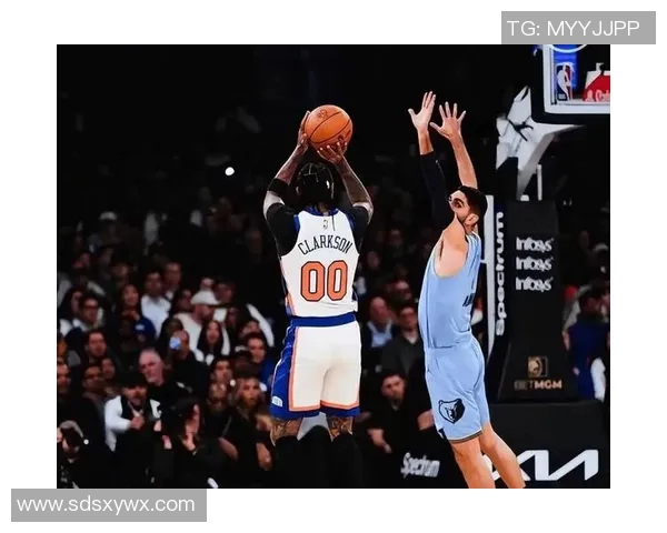 骑士半场三分命中率达40.9%，但仍落后尼克斯15分